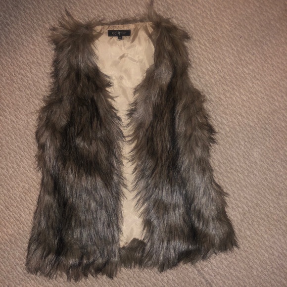 Clothing - Picture 6 of 14